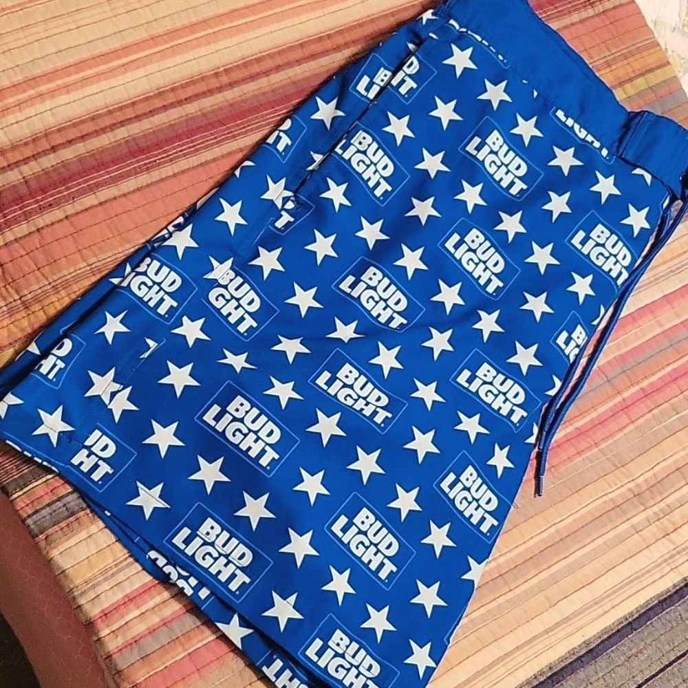 *Sold*CLOSING 5/18* Mens Bud Light swim trunks.